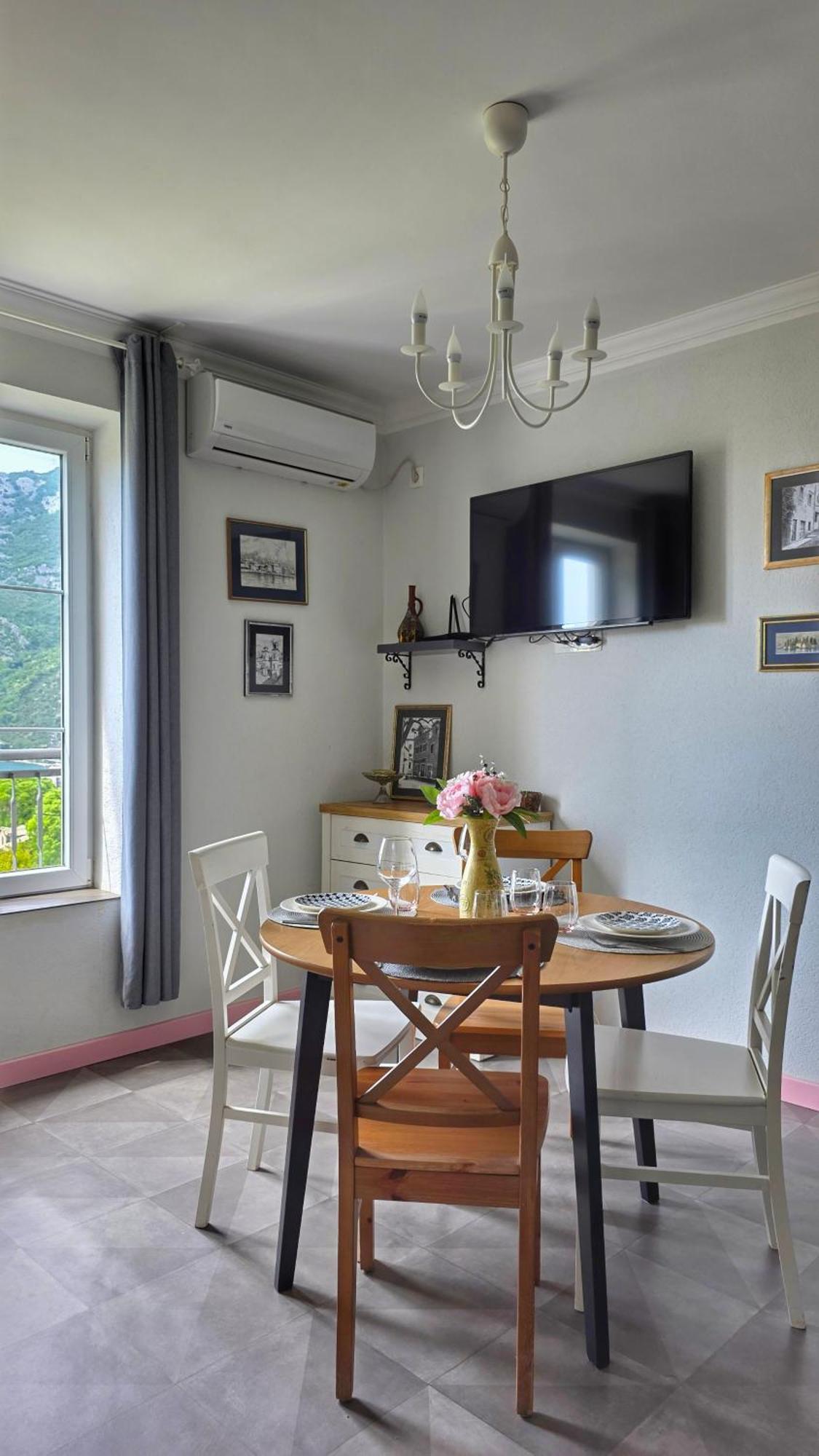 Apartment Mint&Rose Рисан Экстерьер фото