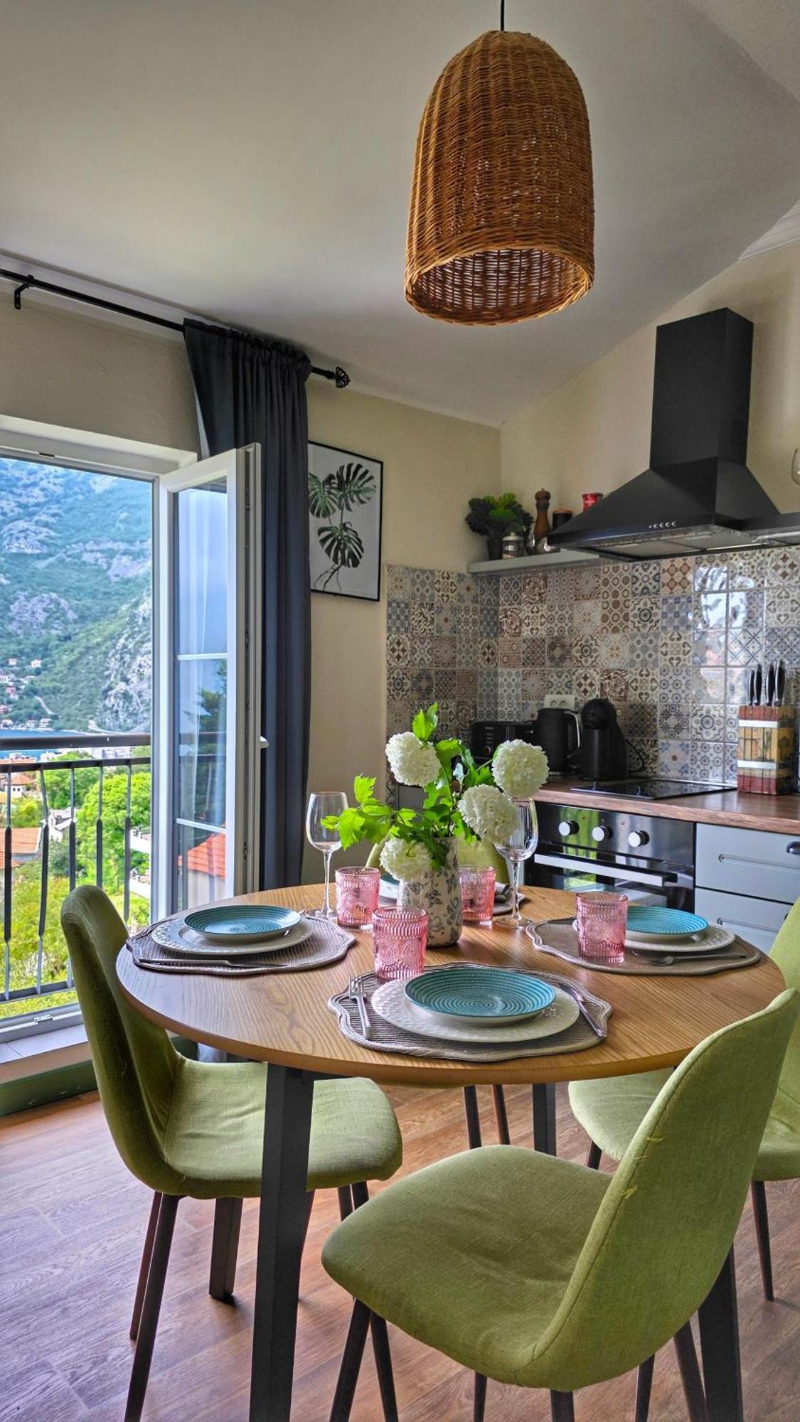 Apartment Mint&Rose Рисан Экстерьер фото