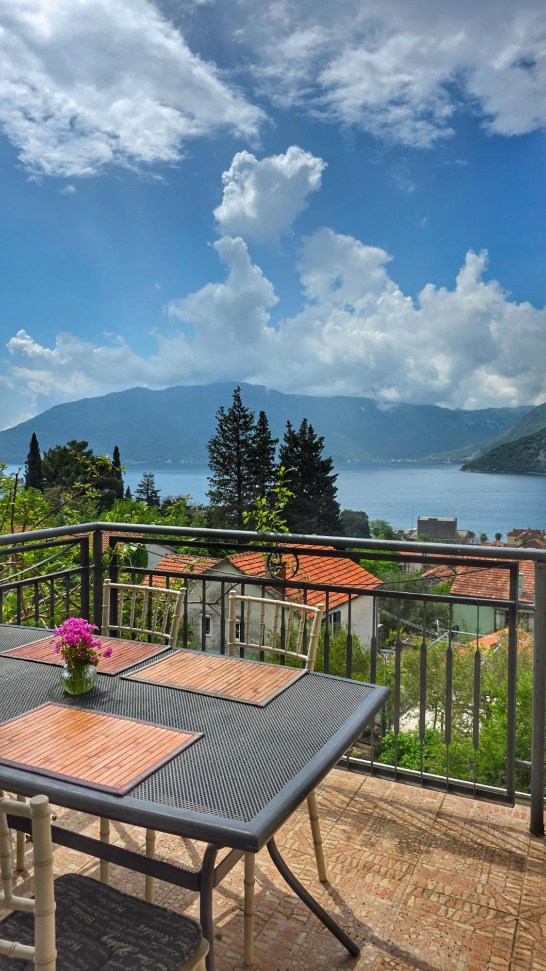 Apartment Mint&Rose Рисан Экстерьер фото